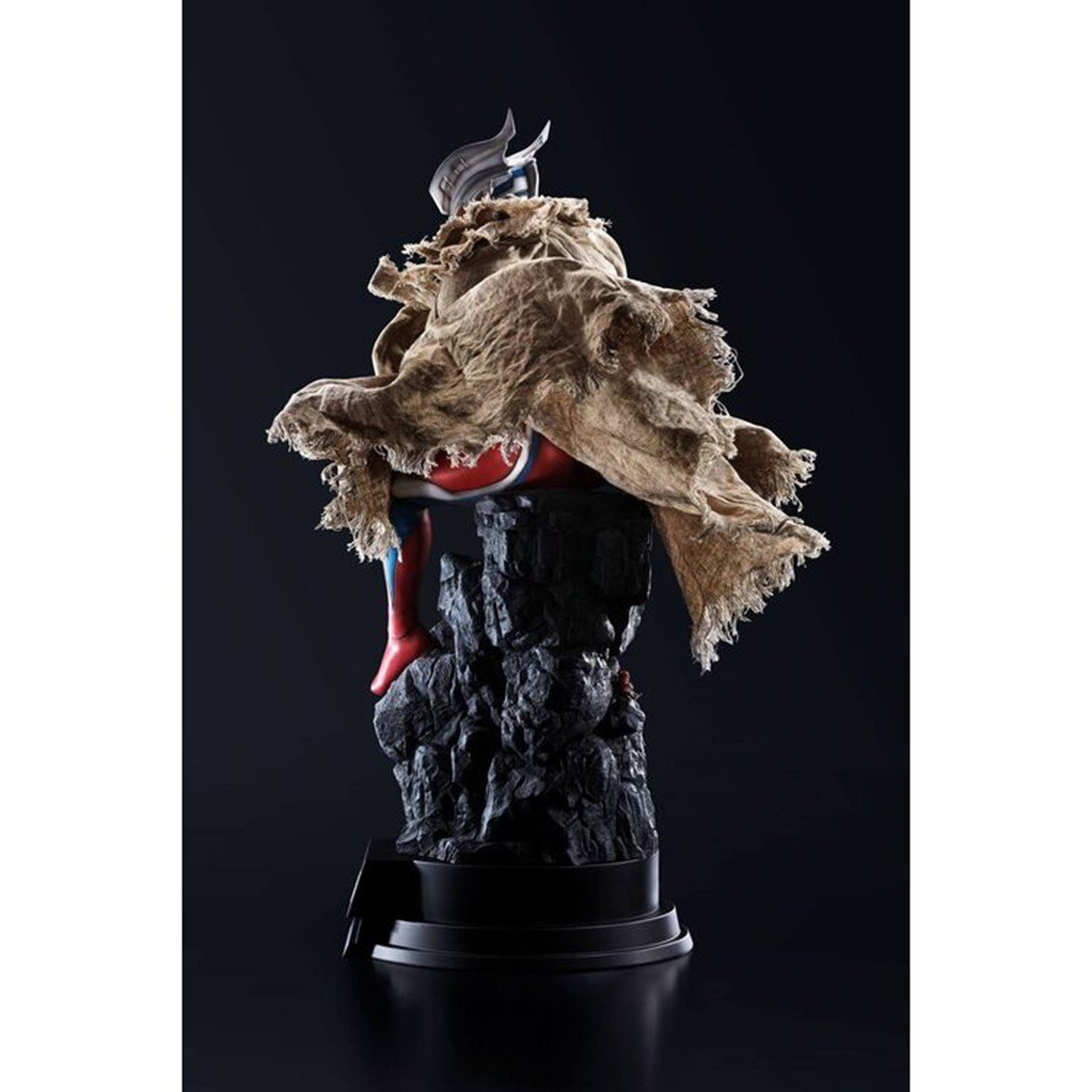 FIGURA TAMASHII NATIONS ULTRAMAN ZERO ULTRAMAN 10TH ANIVERSARIO PREMIUM LUZ LED 62 CM