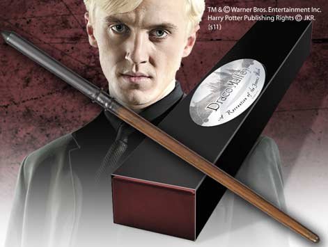 REPLICA THE NOBLE COLLECTION HARRY POTTER DRACO MALFOY VARITA CON CAJA Y PLACA DE IDENTIFICACION