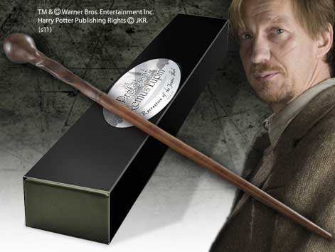 REPLICA THE NOBLE COLLECTION HARRY POTTER VARITA DE PROFESOR REMUS LUPIN VARITA CON CAJA Y PLACA DE IDENTIFICACION