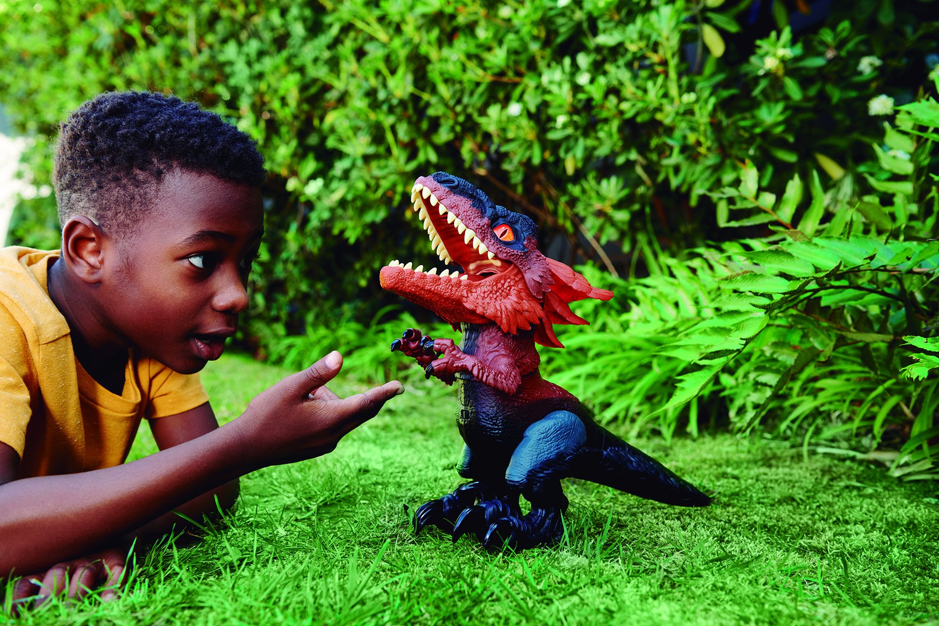 FIGURA MATTEL JURASSIC WORLD DINOSAURIO DESENJAULADO EN LLAMAS