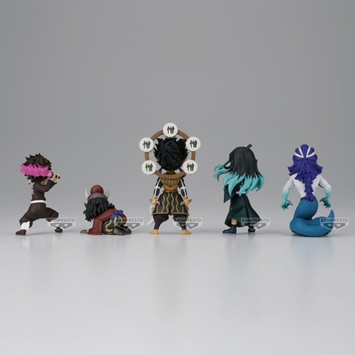 FIGURA BANPRESTO DEMON SLAYER KIMETSU NO YAIBA WORLD COLLECTABLE VOL.13 1 UNIDAD ALEATORIA