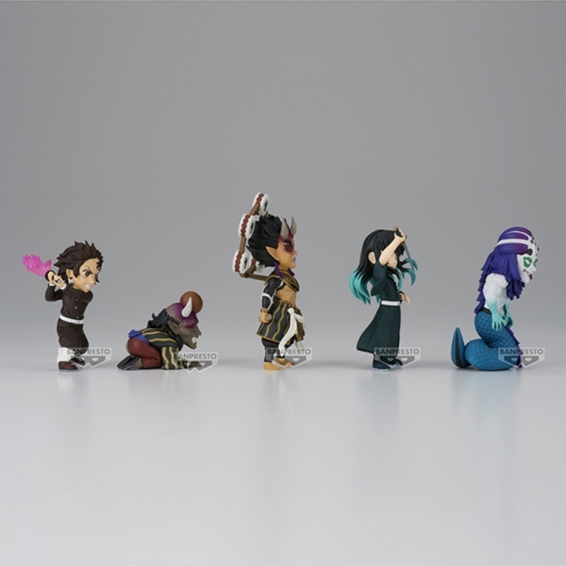 FIGURA BANPRESTO DEMON SLAYER KIMETSU NO YAIBA WORLD COLLECTABLE VOL.13 1 UNIDAD ALEATORIA