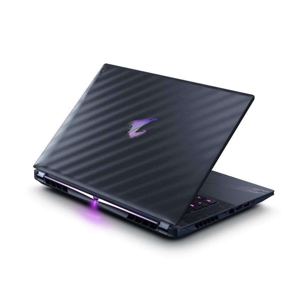 PORTATIL GIGABYTE AORUS MASTER 16 U9-275HX/RTX 5090/32GB/1TB/16"OLED/W11P - PORTUGUES