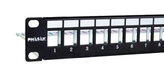 PANEL FRONTAL ARMARIO RACK 19" PHASAK PARA 24 CONECTORES 1U CON ORG. DE CABLES FTP NEGRO PA 3524