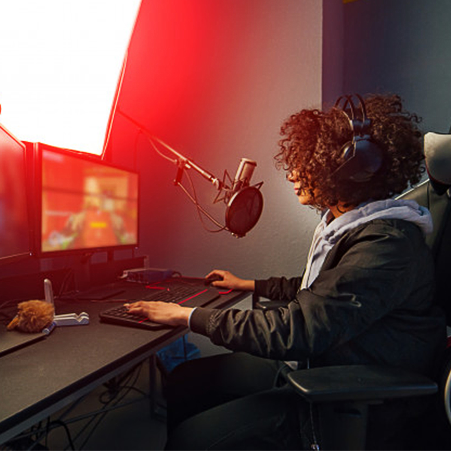Kit Microfono Phoenix StreamCast Pro gaming conector jack, Brazo articulado, Filtro antipop y Montura antivibracion