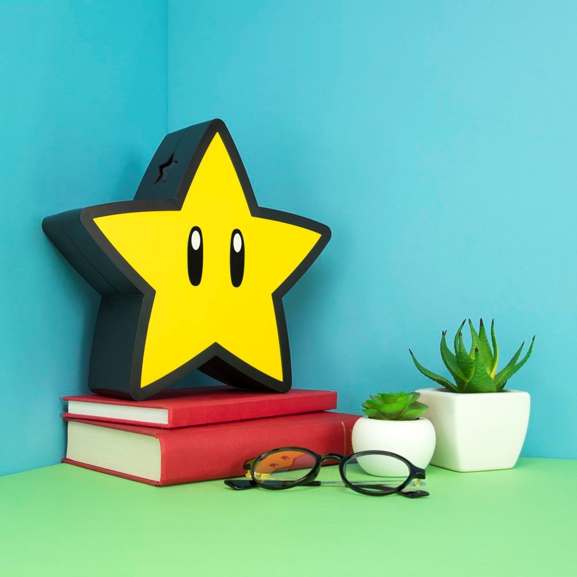LAMPARA PALADONE SUPER MARIO SUPER ESTRELLA 25 CM