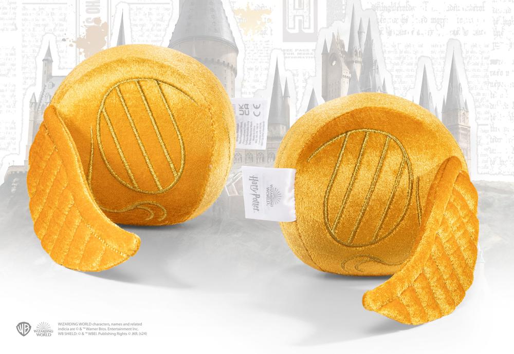 PELUCHE THE NOBLE COLLECTION HARRY POTTER ESCUDO HOGWARTS Y SNITCH DORADA