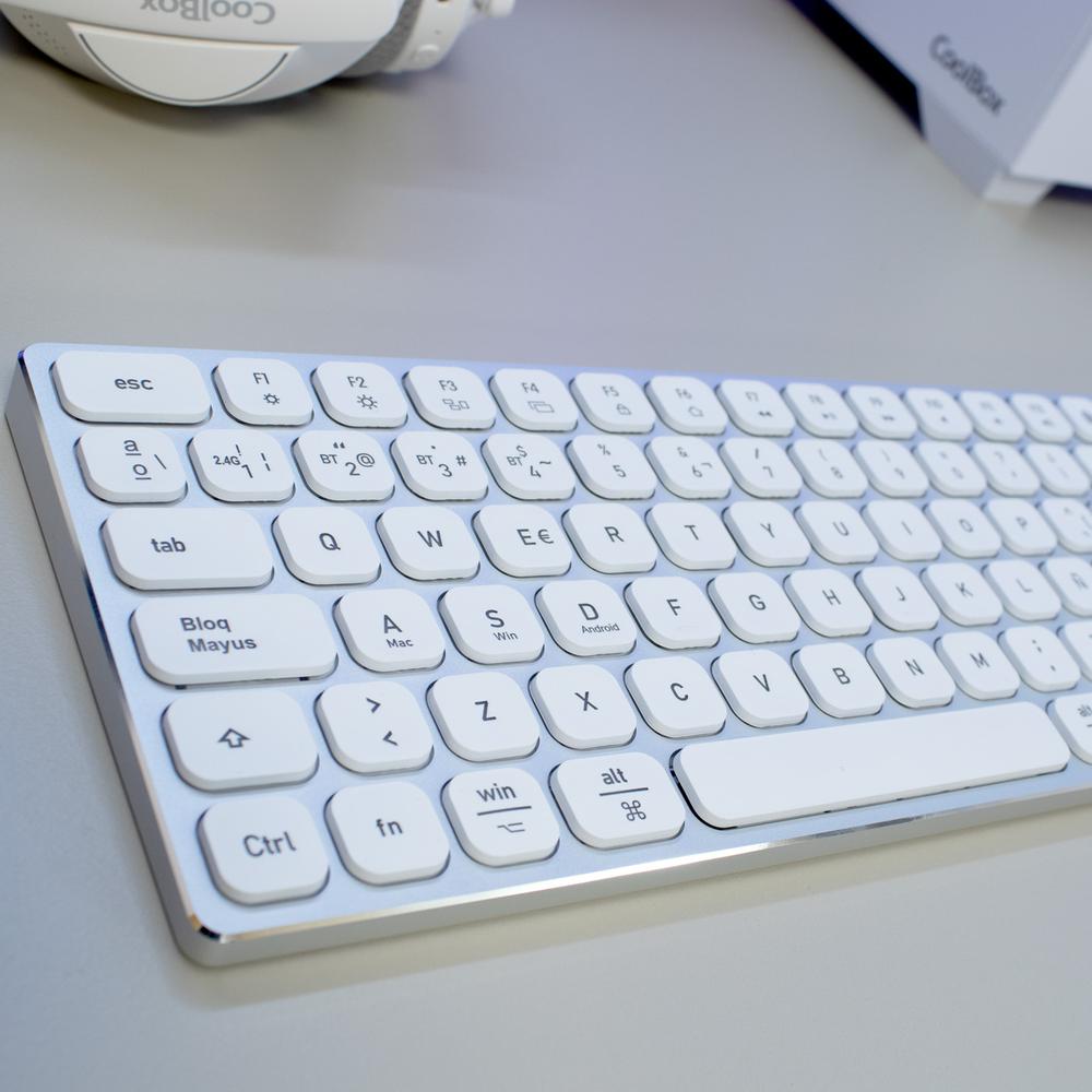 TECLADO INALAMBRICO RETROILUMINADO COOLBOX MOONLIGHT KEY B431 PLATA BLANCO