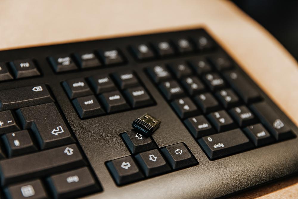 TECLADO CHERRY KW 3000 INALAMBRICO