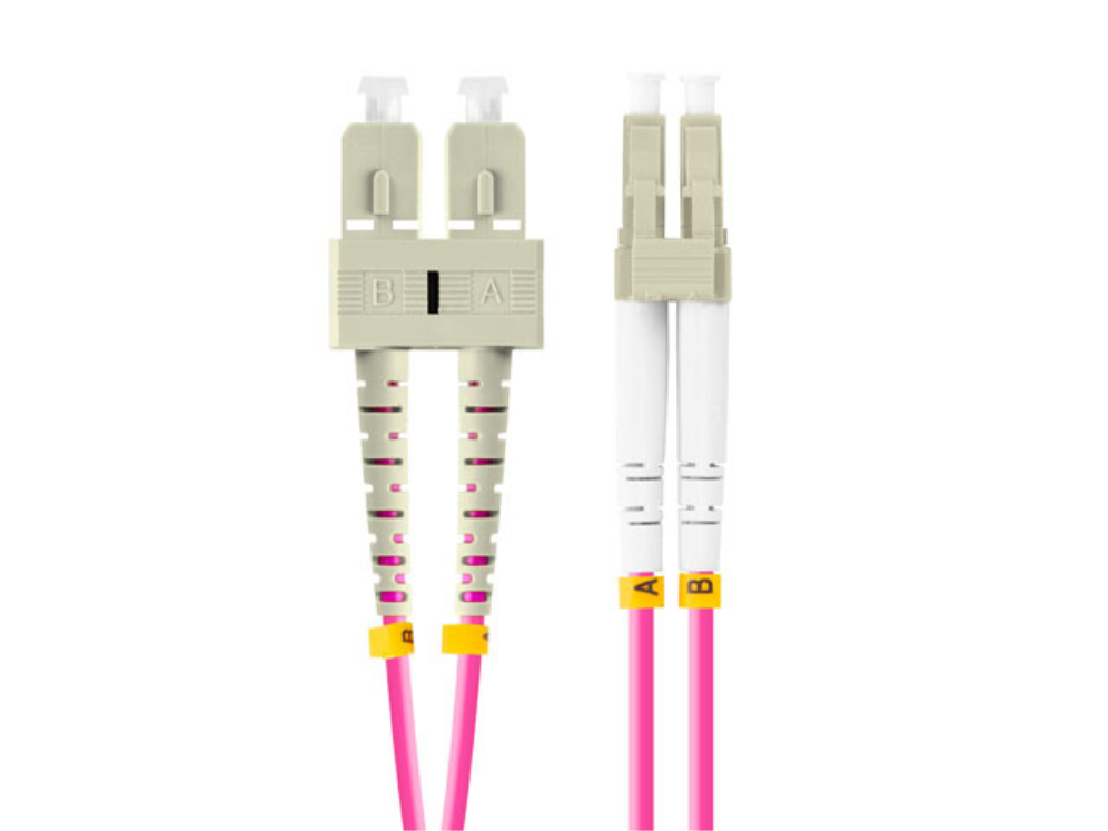 CABLE DE FIBRA OPTICA LANBERG MULTI LC/ UPC- SC/ UPC DUPLEX LSZH OM4 50/125 3.0 / 1M