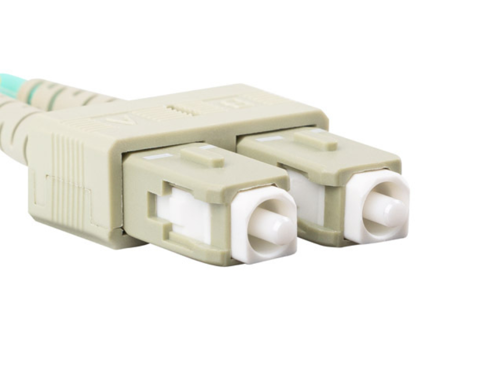CABLE DE FIBRA OPTICA LANBERG MULTI LC/ UPC- SC/ UPC DUPLEX LSZH OM4 50/125 3.0 / 1M