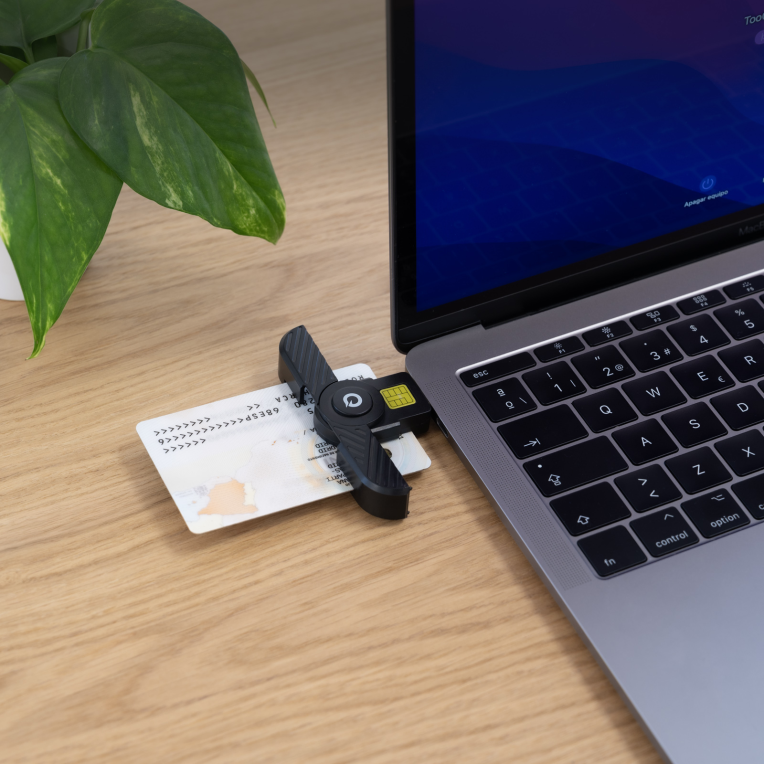 TooQ TQR-3011B lector de tarjeta inteligente USB Tipo C