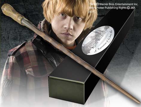 REPLICA THE NOBLE COLLECTION HARRY POTTER RON WEASLEY VARITA CON CAJA Y PLACA DE IDENTIFICACION