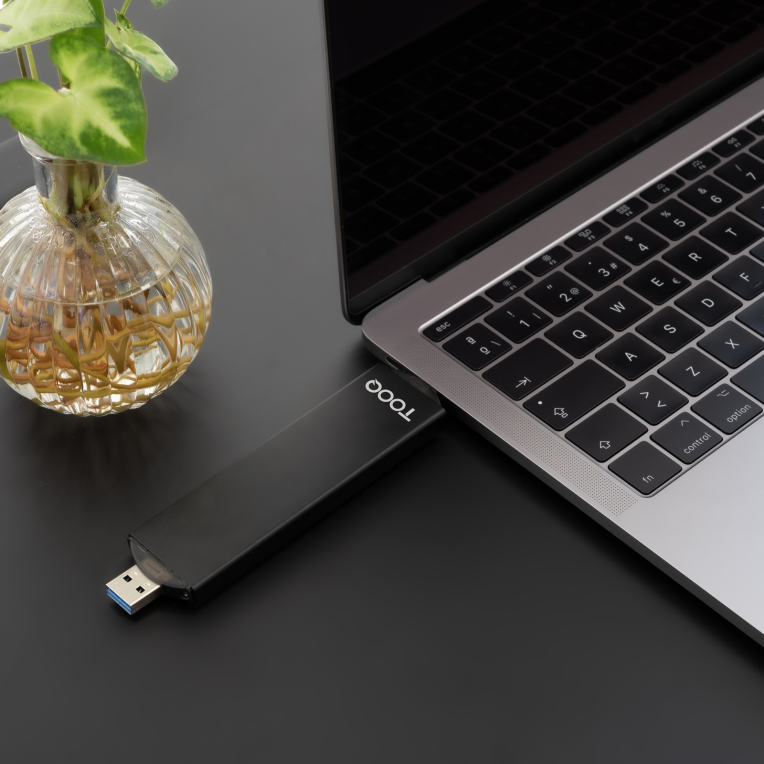 TooQ Caja Externa USB-C/M + USB-A/M para SSD M.2 NGFF/NVMe, Negra