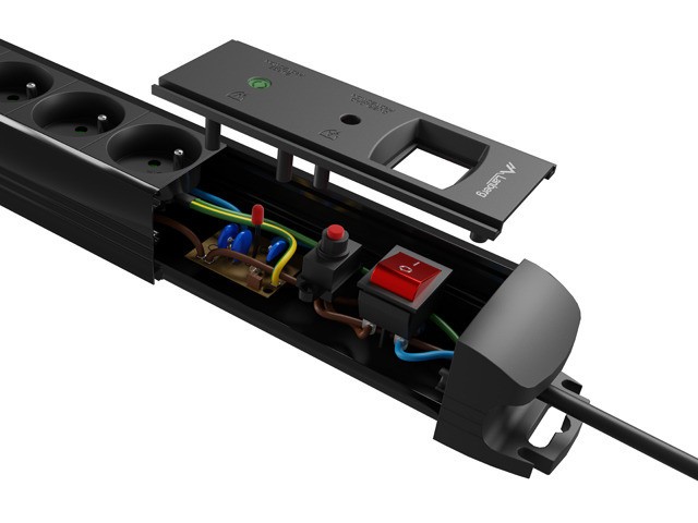 REGLETA LANBERG SP1 5 TOMAS SCHUKO PROTECCION HASTA 2500W NEGRA 5M