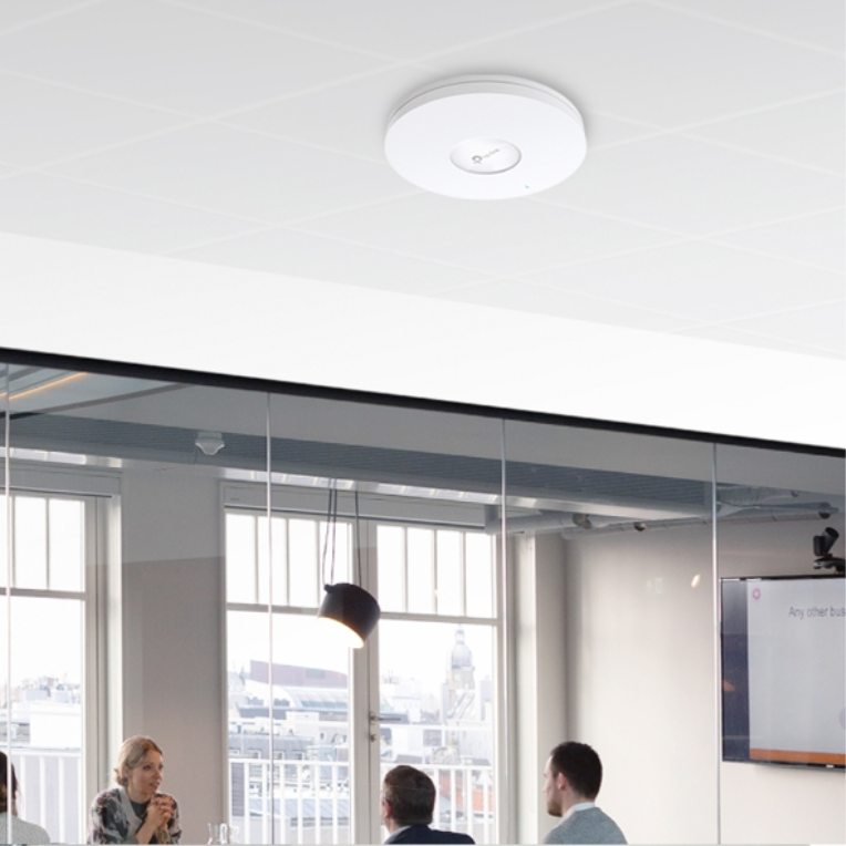 TP-Link Omada EAP670 punto de acceso inalámbrico 5400 Mbit/s Blanco Energía sobre Ethernet (PoE)