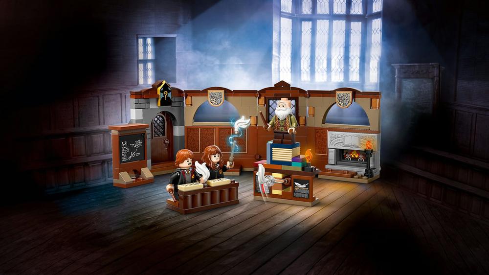 LEGO HARRY POTTER CASTILLO DE HOGWARTS CLASE DE ENCANTAMIENTOS